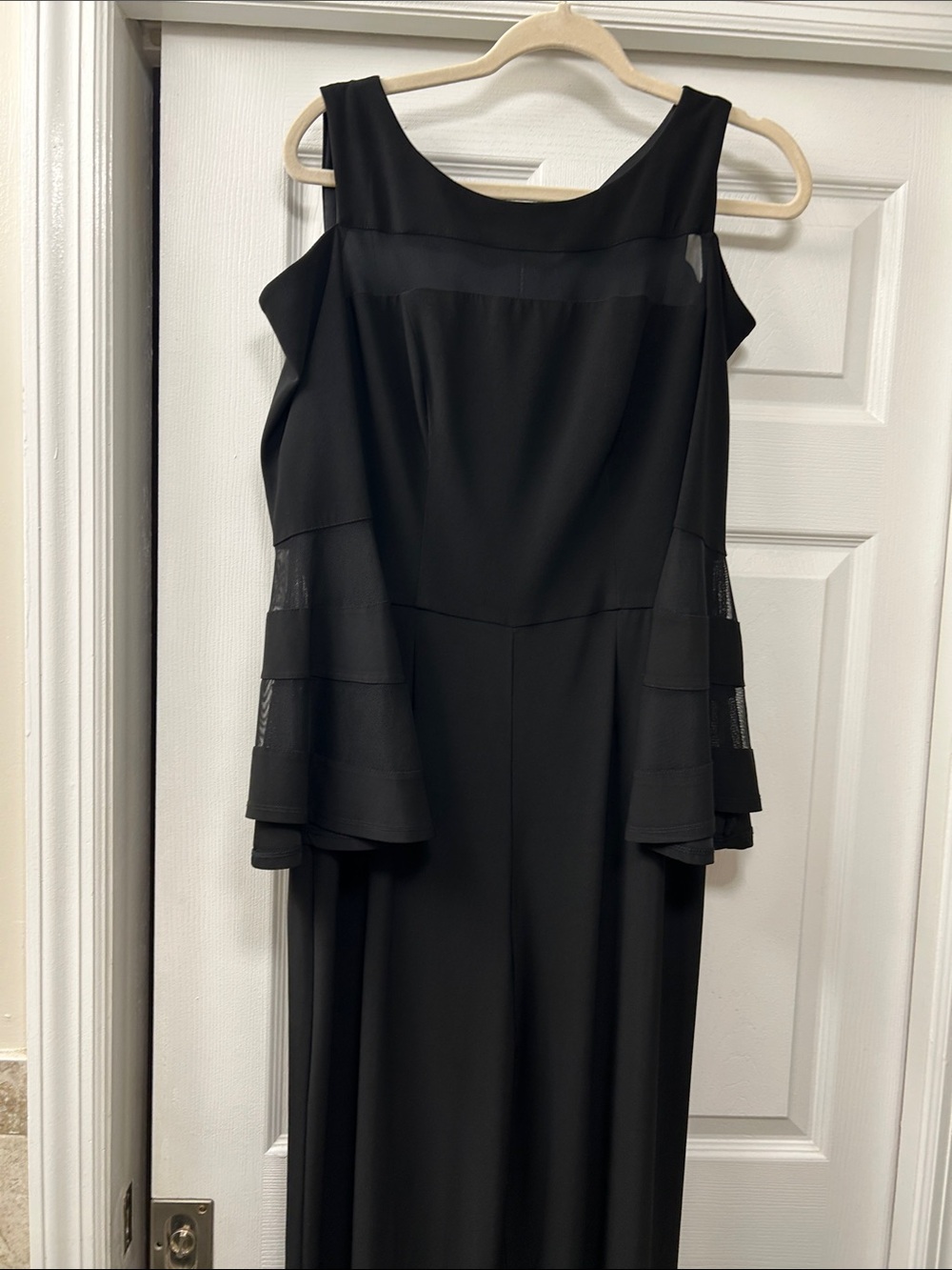 Elegant Black Cold-Shoulder jumpsuit
